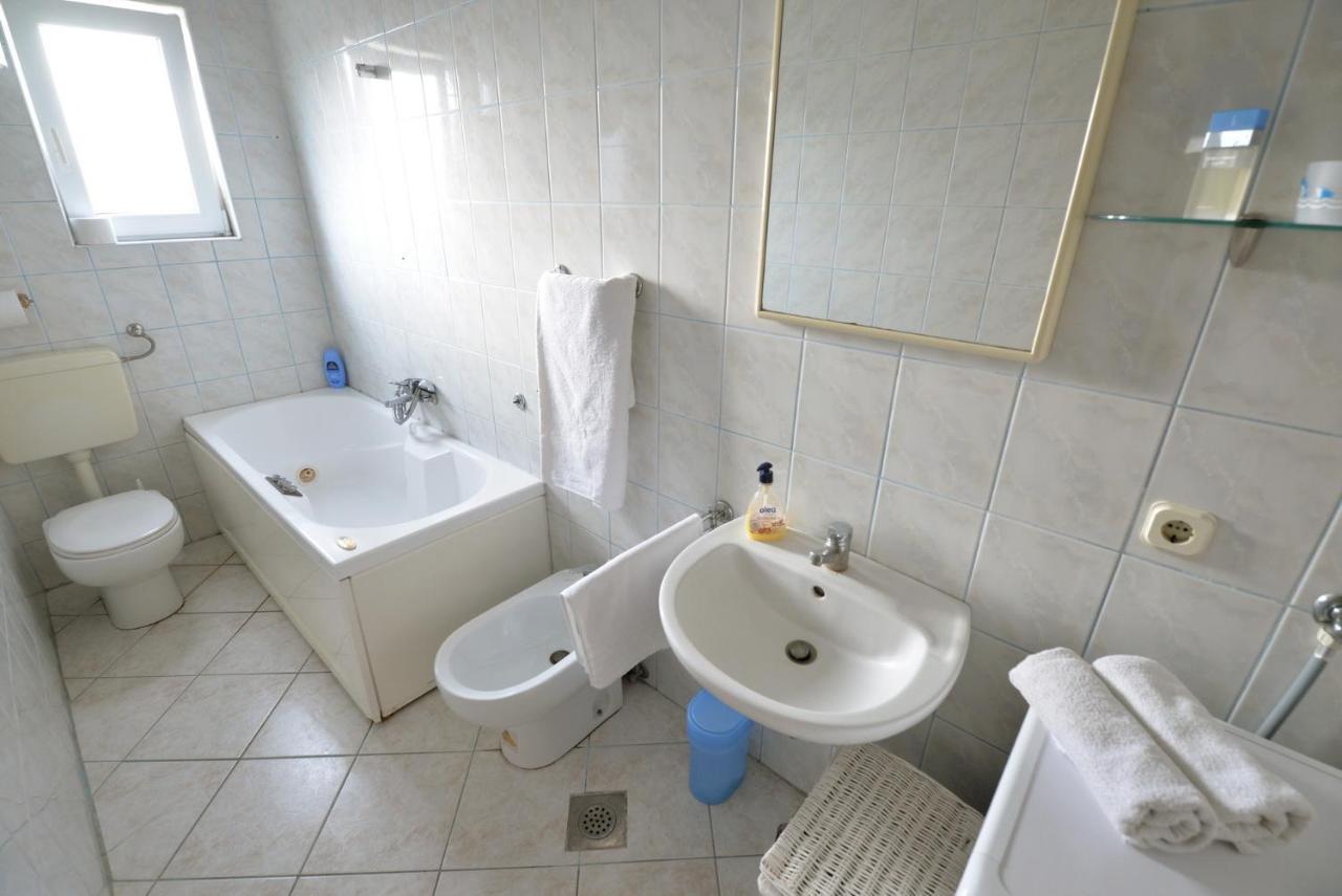 Apartman Rasip, Murter Exterior foto